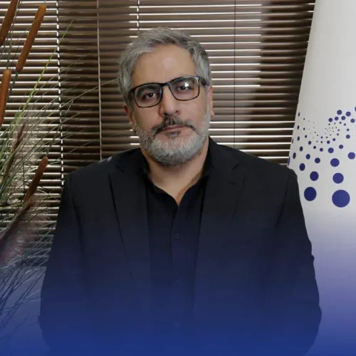 سیناهاشمیاقدم،مدیرعاملشرکتتبلیغاتیطوسی کاماپرس